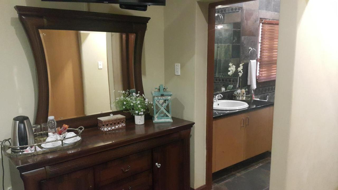 לואי טריכארט 93 On Celliers Guesthouse מראה חיצוני תמונה